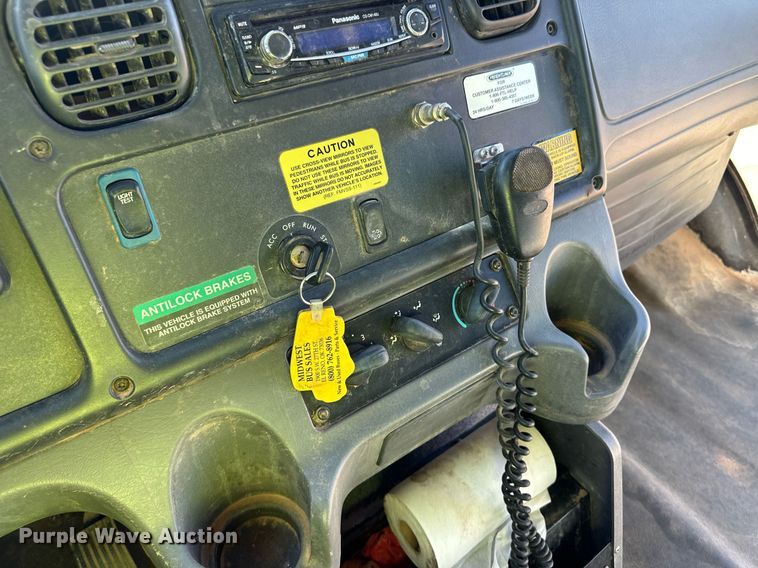 image for item ER8116 2013 Freightliner B2B school bus