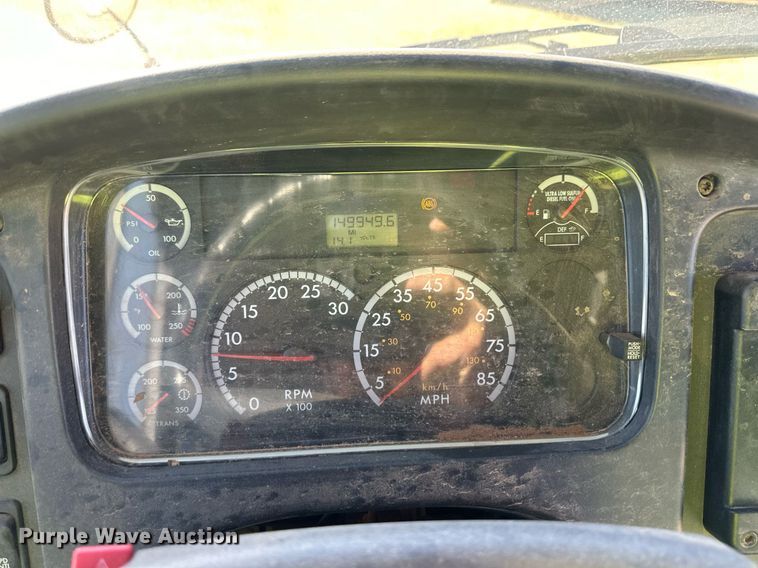 image for item ER8116 2013 Freightliner B2B school bus