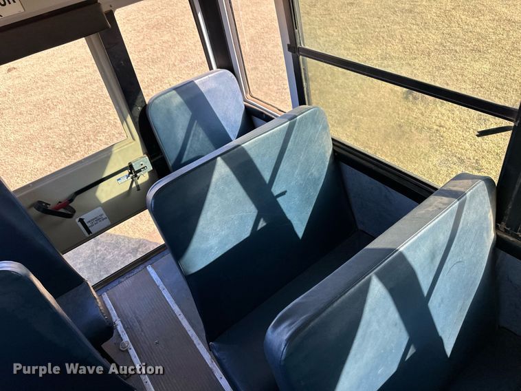 image for item ER8116 2013 Freightliner B2B school bus