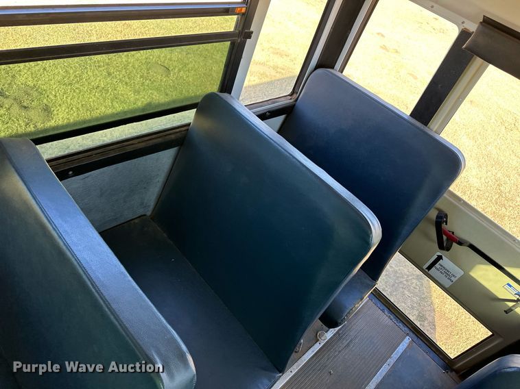 image for item ER8116 2013 Freightliner B2B school bus