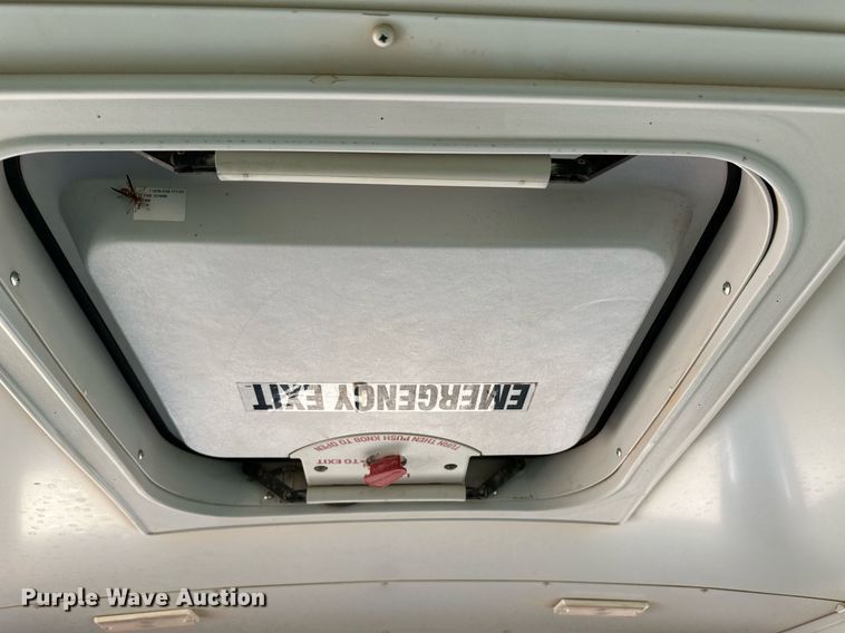 image for item ER8116 2013 Freightliner B2B school bus