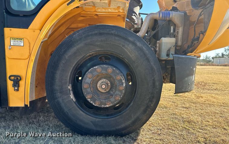 image for item ER8116 2013 Freightliner B2B school bus