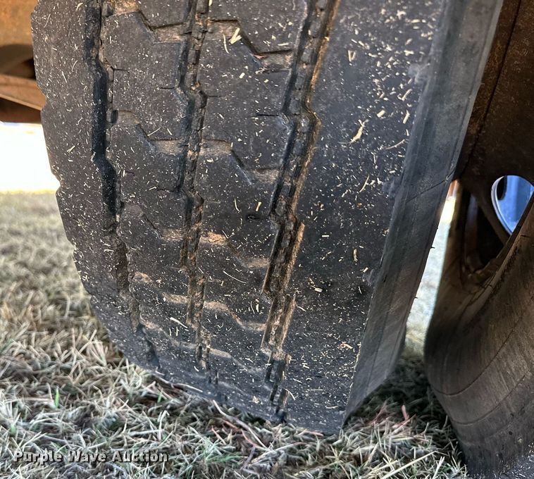 image for item ER8116 2013 Freightliner B2B school bus