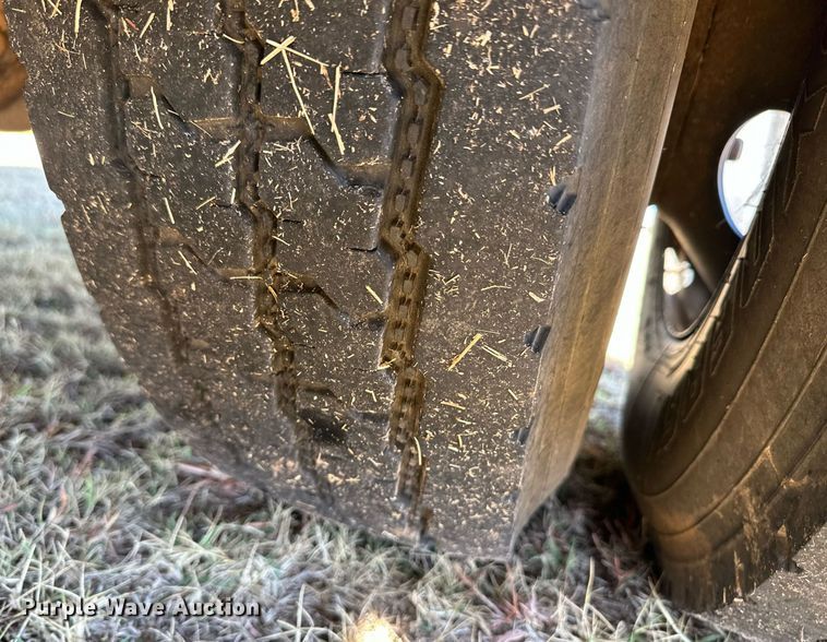 image for item ER8116 2013 Freightliner B2B school bus