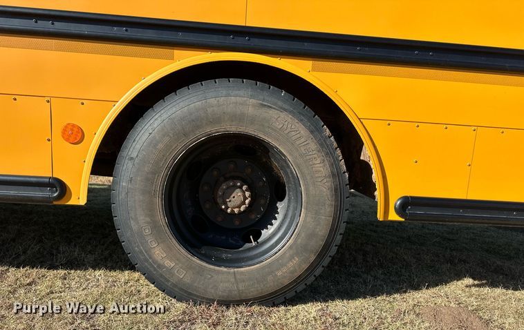 image for item ER8116 2013 Freightliner B2B school bus