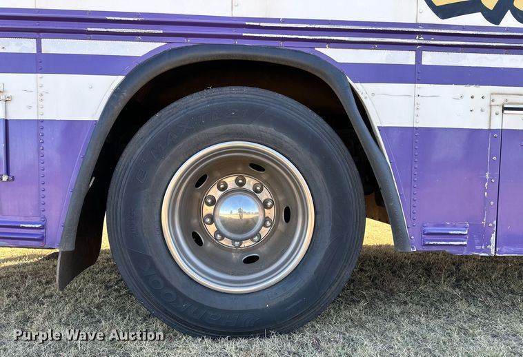 image for item ER8117 2001 Blue Bird 44PS All American coach bus