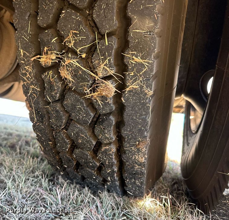 image for item ER8117 2001 Blue Bird 44PS All American coach bus