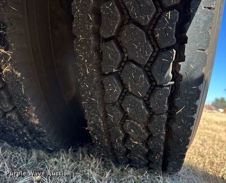 image for item ER8117 2001 Blue Bird 44PS All American coach bus