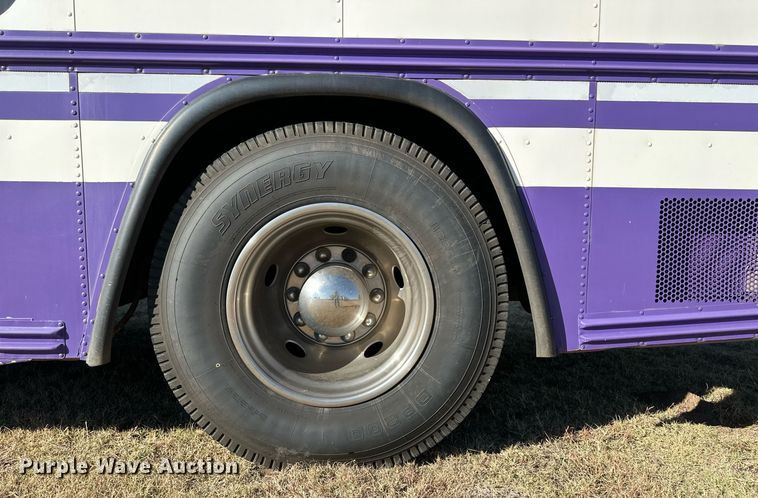 image for item ER8117 2001 Blue Bird 44PS All American coach bus