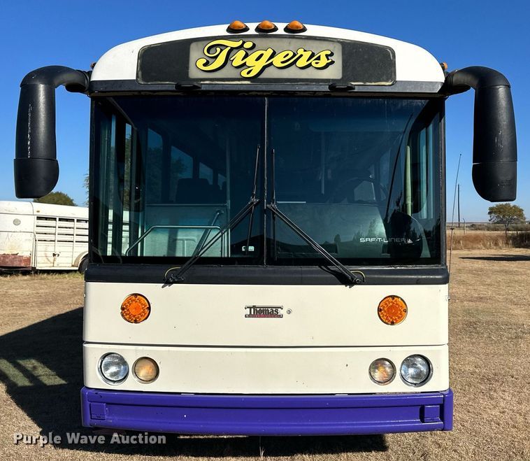 image for item ER8118 2002 Thomas Built Saf-T-Liner coach bus