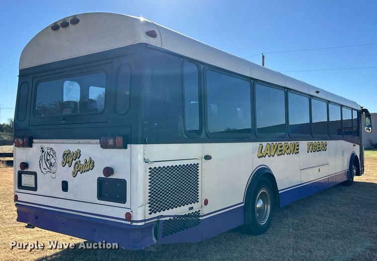 image for item ER8118 2002 Thomas Built Saf-T-Liner coach bus