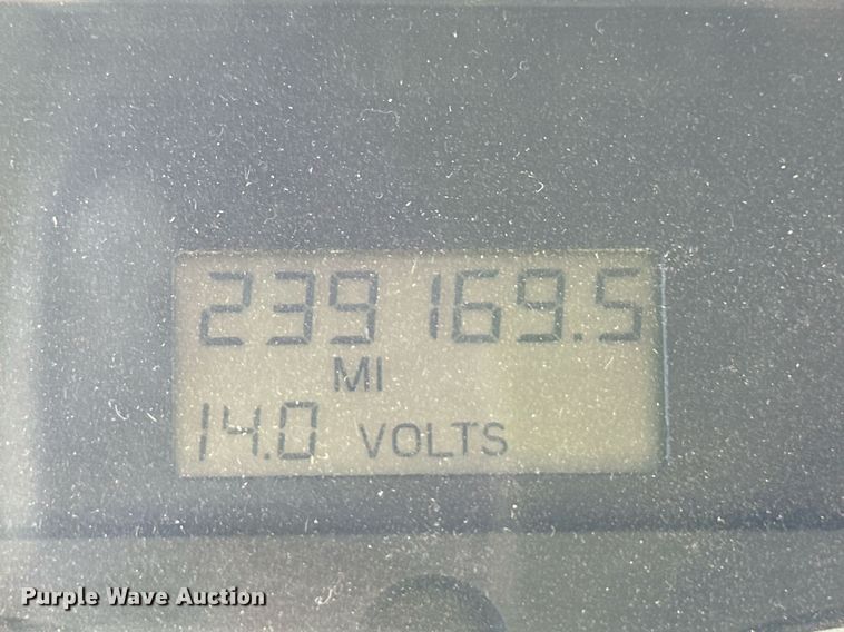 image for item ER8118 2002 Thomas Built Saf-T-Liner coach bus