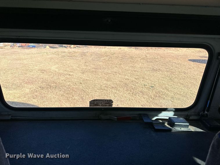 image for item ER8118 2002 Thomas Built Saf-T-Liner coach bus