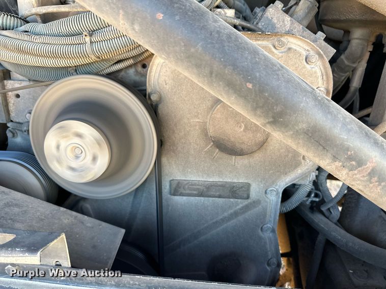 image for item ER8118 2002 Thomas Built Saf-T-Liner coach bus