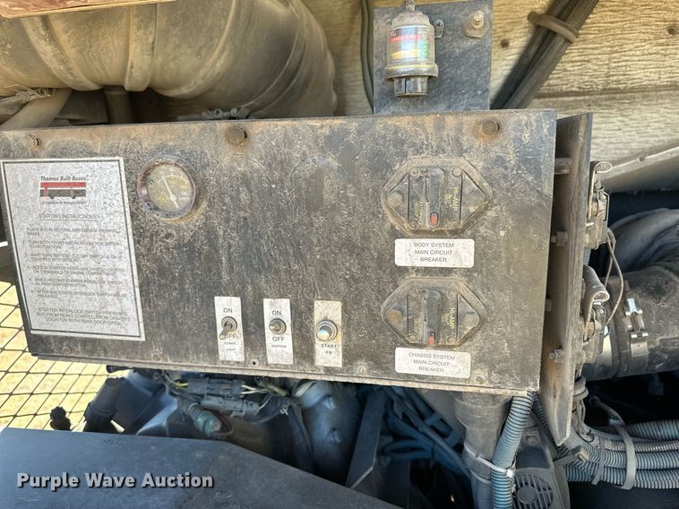 image for item ER8118 2002 Thomas Built Saf-T-Liner coach bus