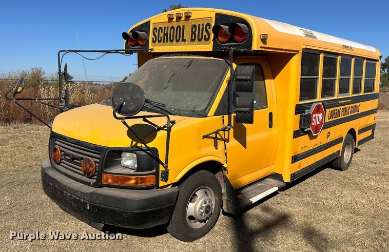 image for item ER8119 2006 GMC Savana G3500 school bus