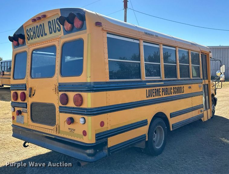 image for item ER8119 2006 GMC Savana G3500 school bus