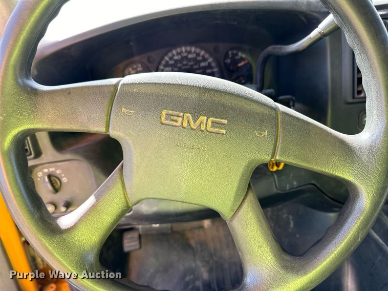 image for item ER8119 2006 GMC Savana G3500 school bus