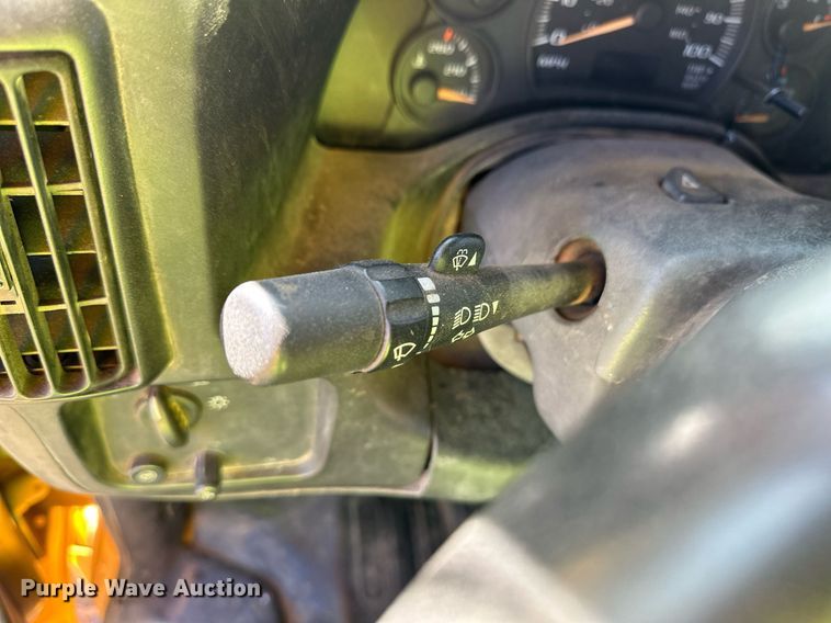 image for item ER8119 2006 GMC Savana G3500 school bus