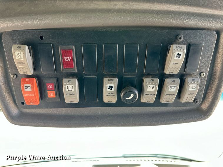 image for item ER8119 2006 GMC Savana G3500 school bus