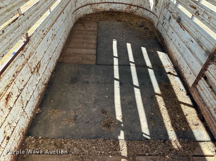 image for item ER8120 WW livestock trailer