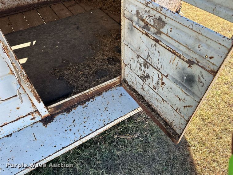 image for item ER8120 WW livestock trailer