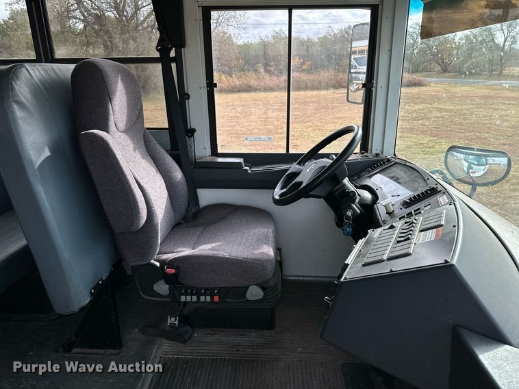 image for item ER8127 2013 Blue Bird All American  coach bus