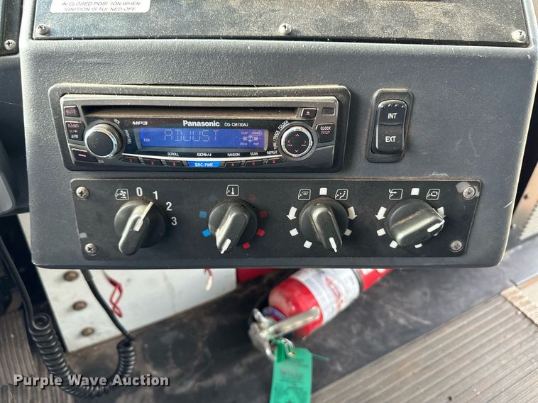 image for item ER8127 2013 Blue Bird All American  coach bus