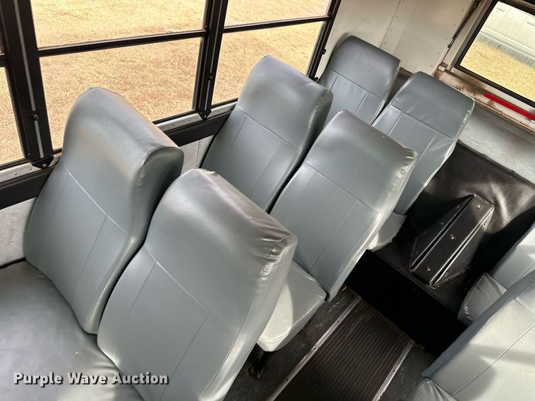 image for item ER8127 2013 Blue Bird All American  coach bus