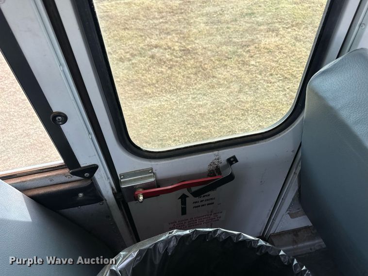 image for item ER8127 2013 Blue Bird All American  coach bus