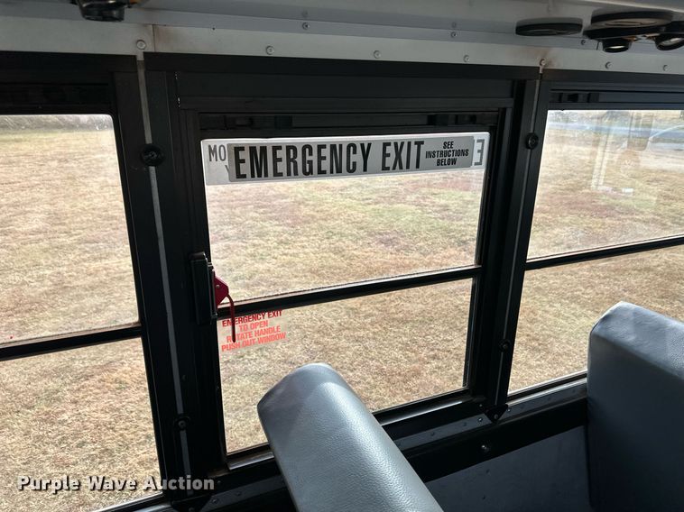 image for item ER8127 2013 Blue Bird All American  coach bus