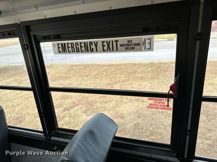 image for item ER8127 2013 Blue Bird All American  coach bus