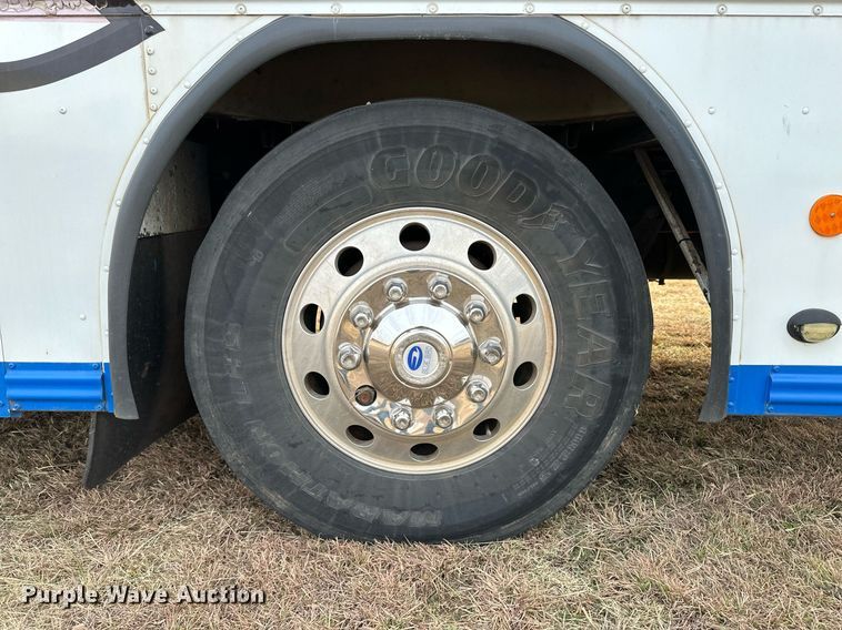 image for item ER8127 2013 Blue Bird All American  coach bus