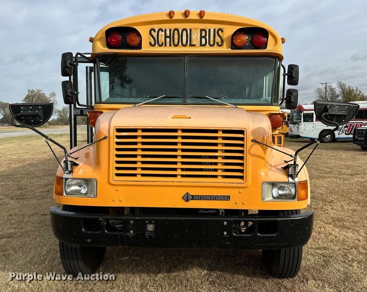 image for item ER8128 2001 International 3800 school bus