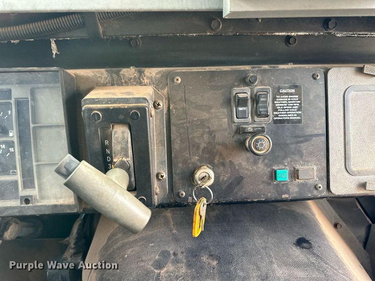 image for item ER8128 2001 International 3800 school bus