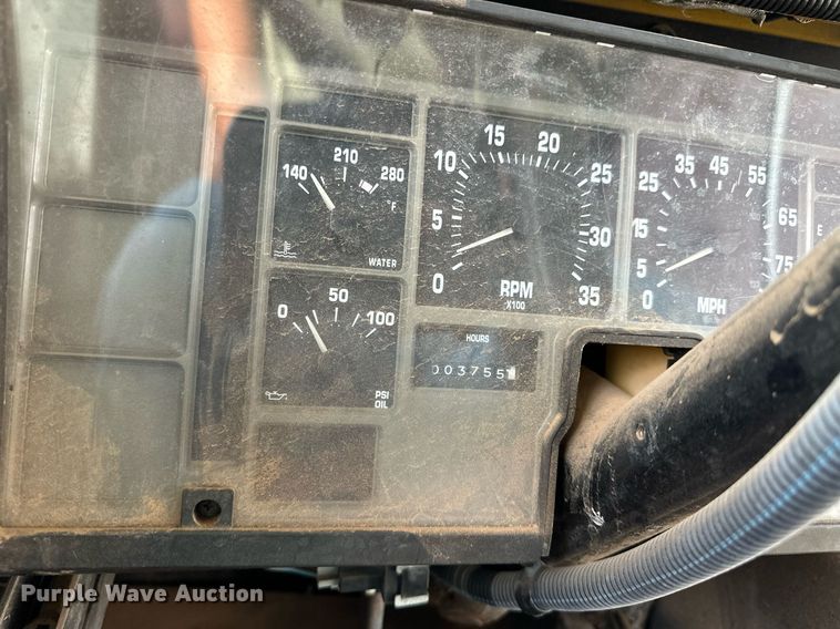 image for item ER8128 2001 International 3800 school bus