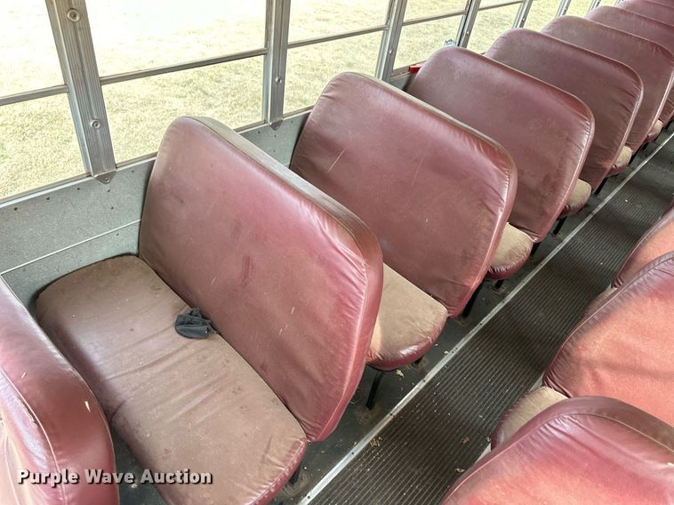 image for item ER8128 2001 International 3800 school bus