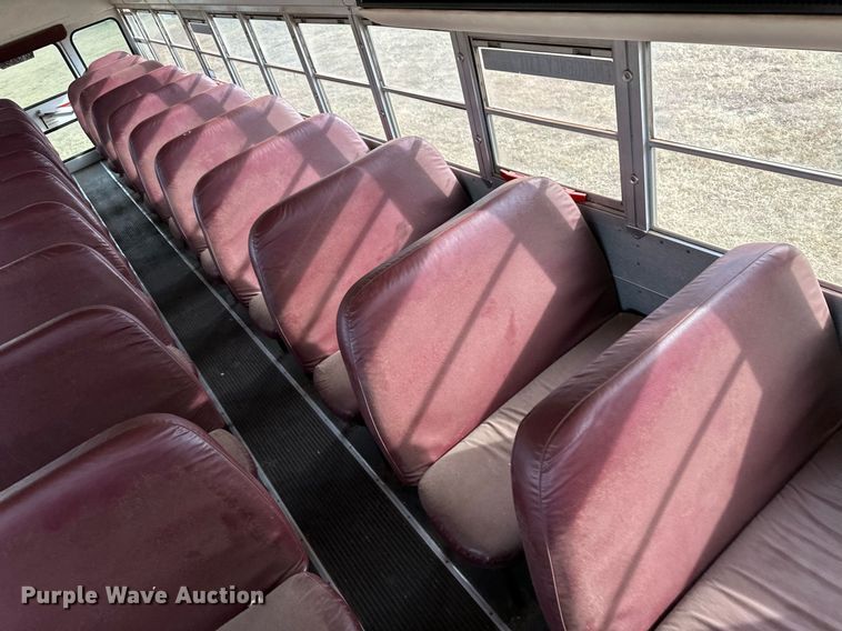 image for item ER8128 2001 International 3800 school bus