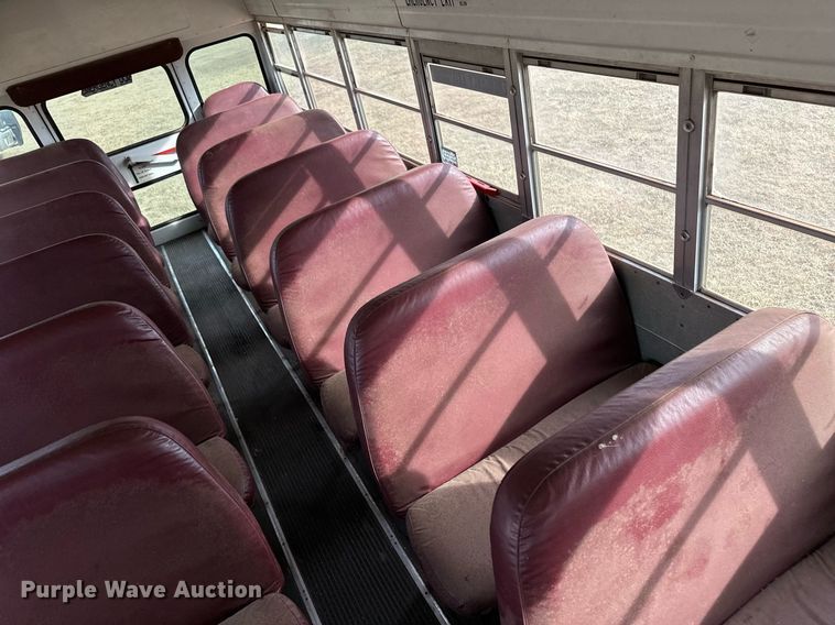 image for item ER8128 2001 International 3800 school bus