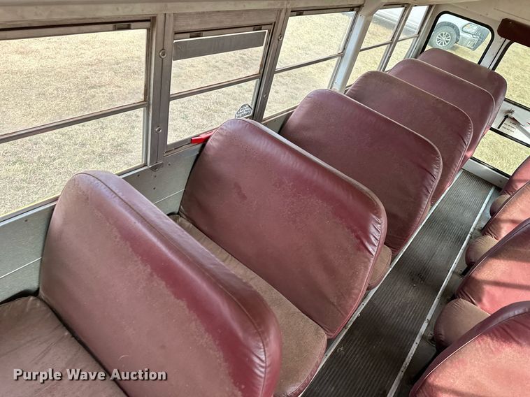 image for item ER8128 2001 International 3800 school bus