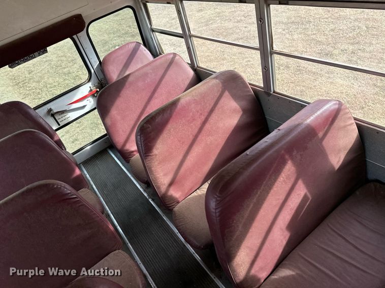 image for item ER8128 2001 International 3800 school bus