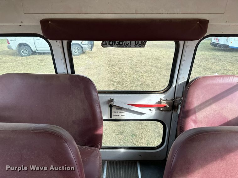 image for item ER8128 2001 International 3800 school bus