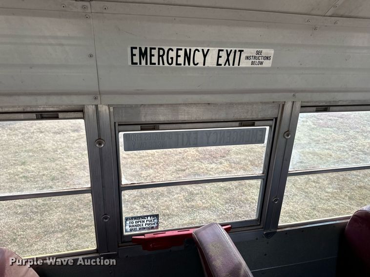 image for item ER8128 2001 International 3800 school bus