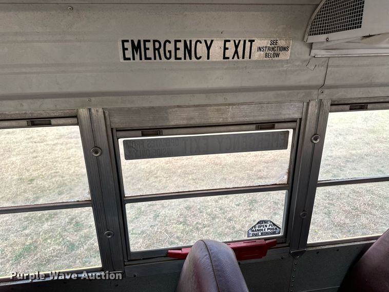 image for item ER8128 2001 International 3800 school bus