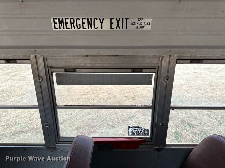 image for item ER8128 2001 International 3800 school bus