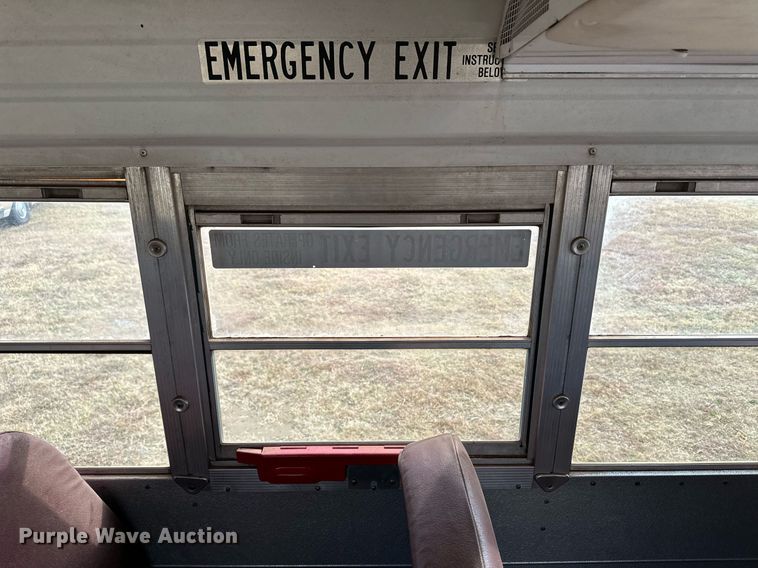 image for item ER8128 2001 International 3800 school bus