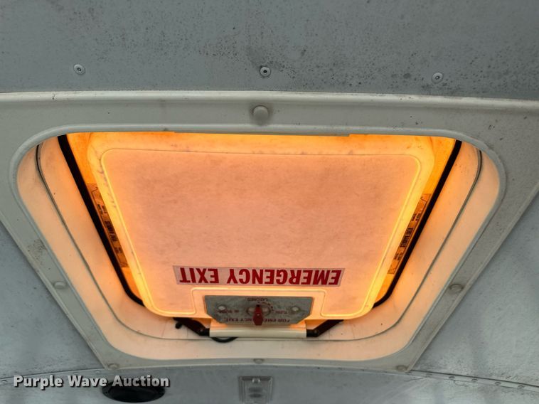 image for item ER8128 2001 International 3800 school bus