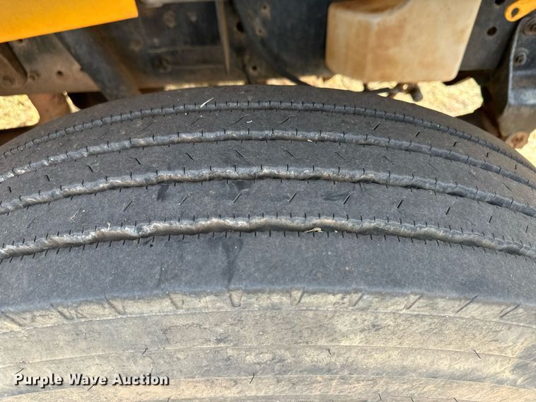 image for item ER8128 2001 International 3800 school bus