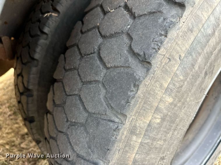 image for item ER8128 2001 International 3800 school bus