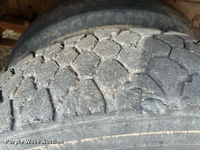 image for item ER8128 2001 International 3800 school bus